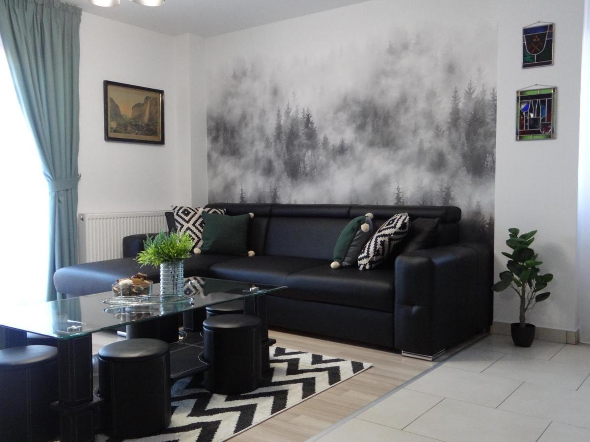 Rose Apartment *