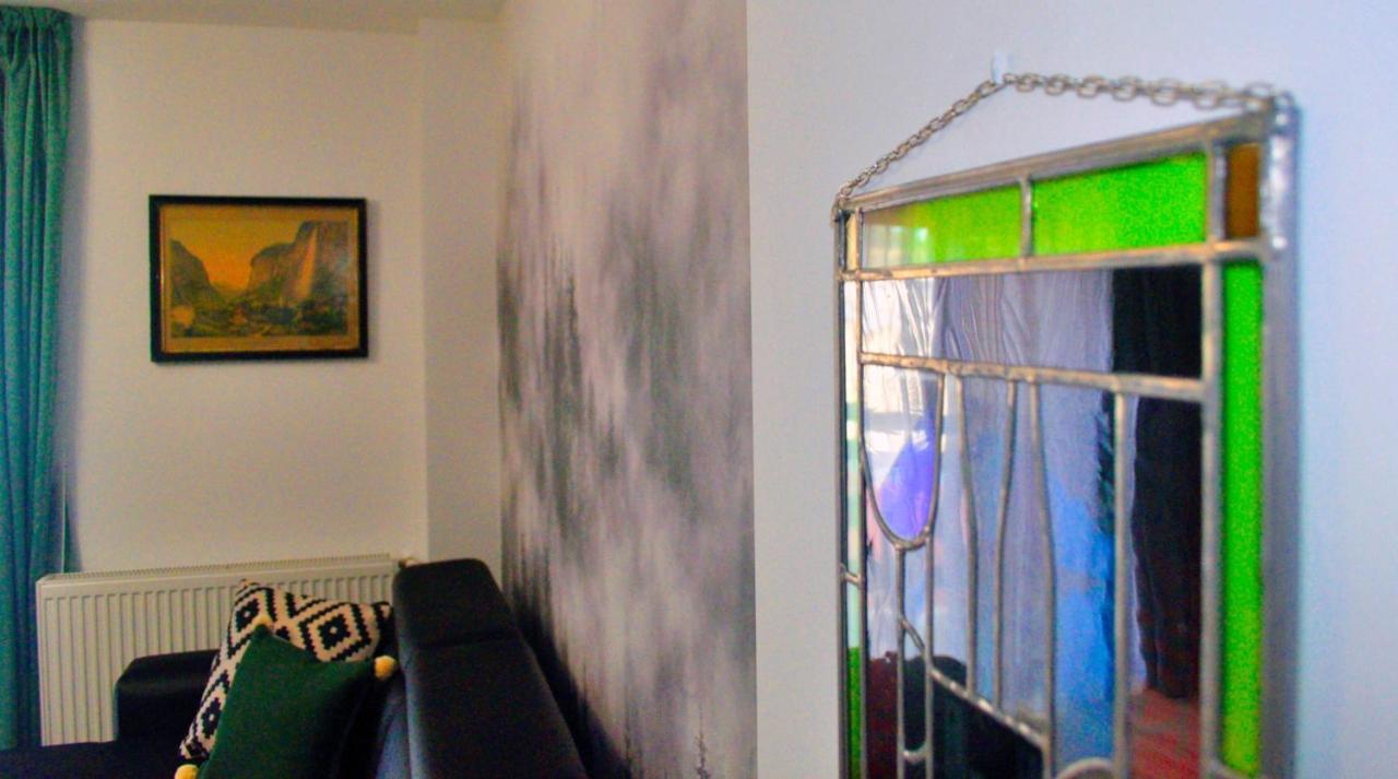Rose Apartment
