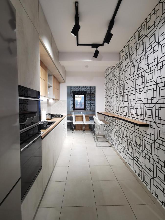 Rose Apartment